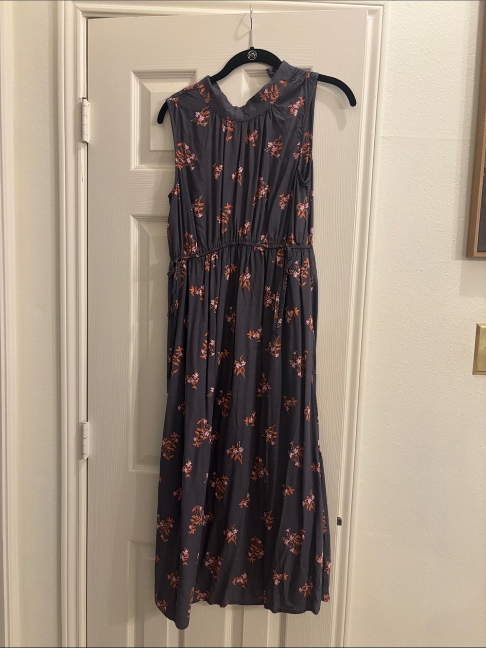 Sleeveless Purple/Gray Floral Midi Dress - Pink Accent